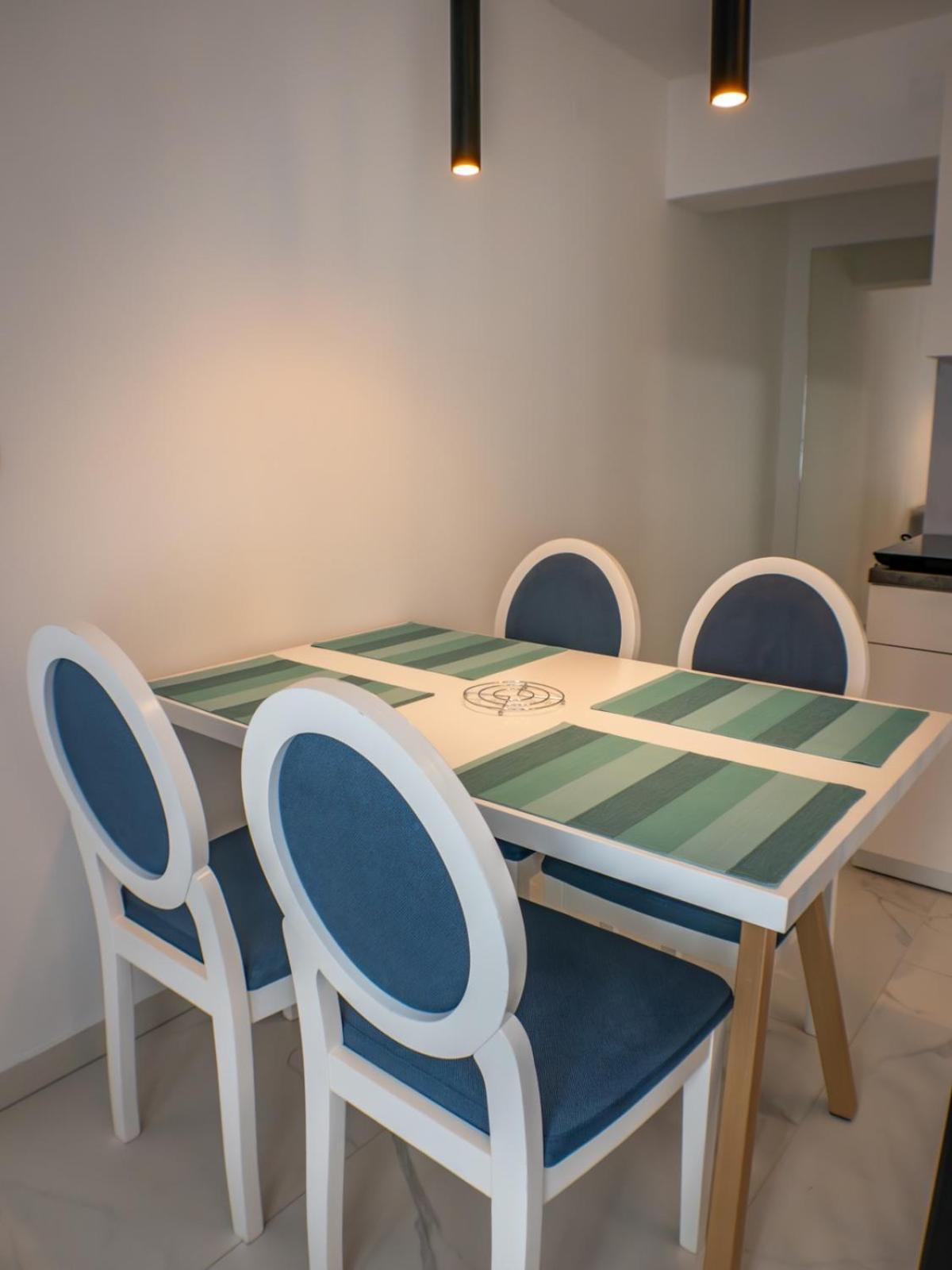 Sunny Corner Apartments วิโซโค ภายนอก รูปภาพ