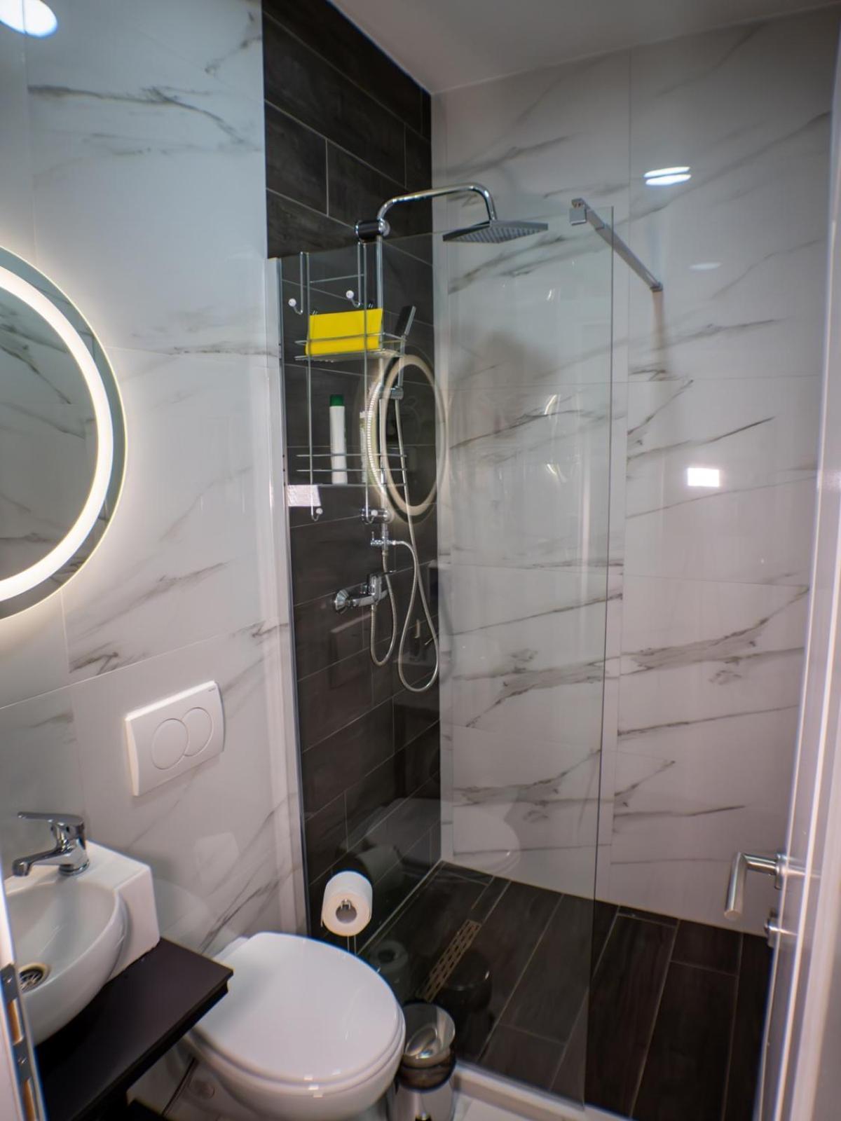 Sunny Corner Apartments วิโซโค ภายนอก รูปภาพ