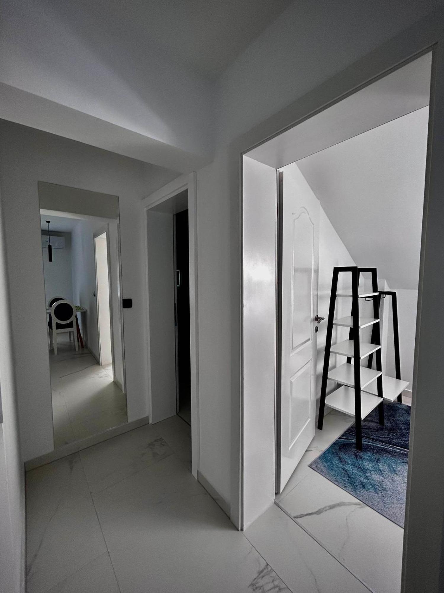 Sunny Corner Apartments วิโซโค ภายนอก รูปภาพ