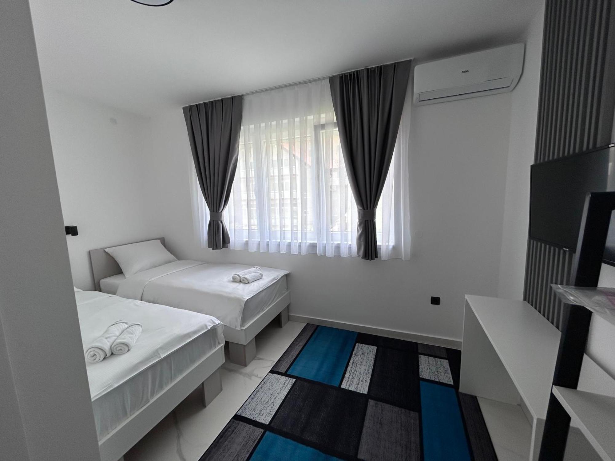 Sunny Corner Apartments วิโซโค ภายนอก รูปภาพ