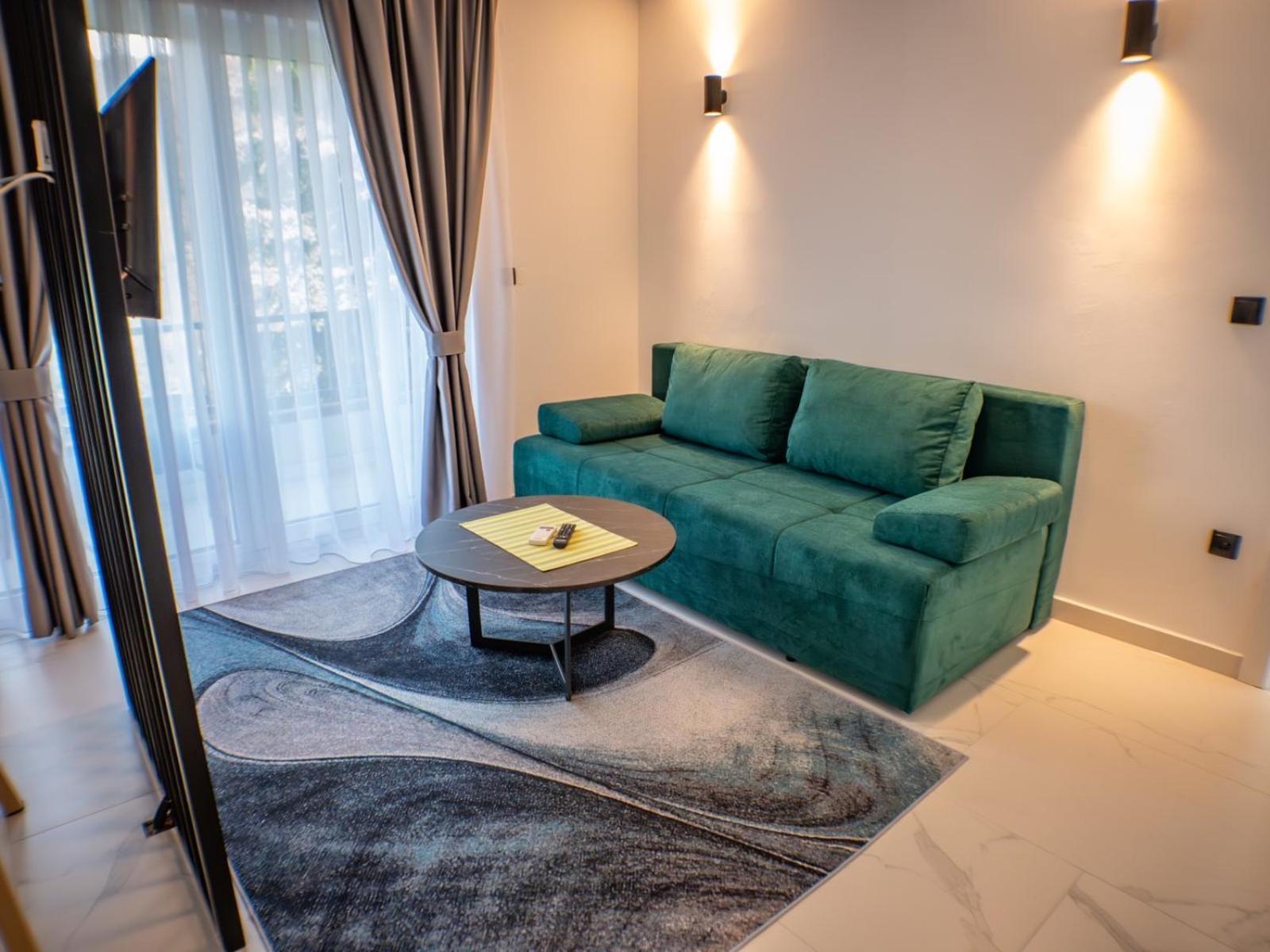 Sunny Corner Apartments วิโซโค ภายนอก รูปภาพ
