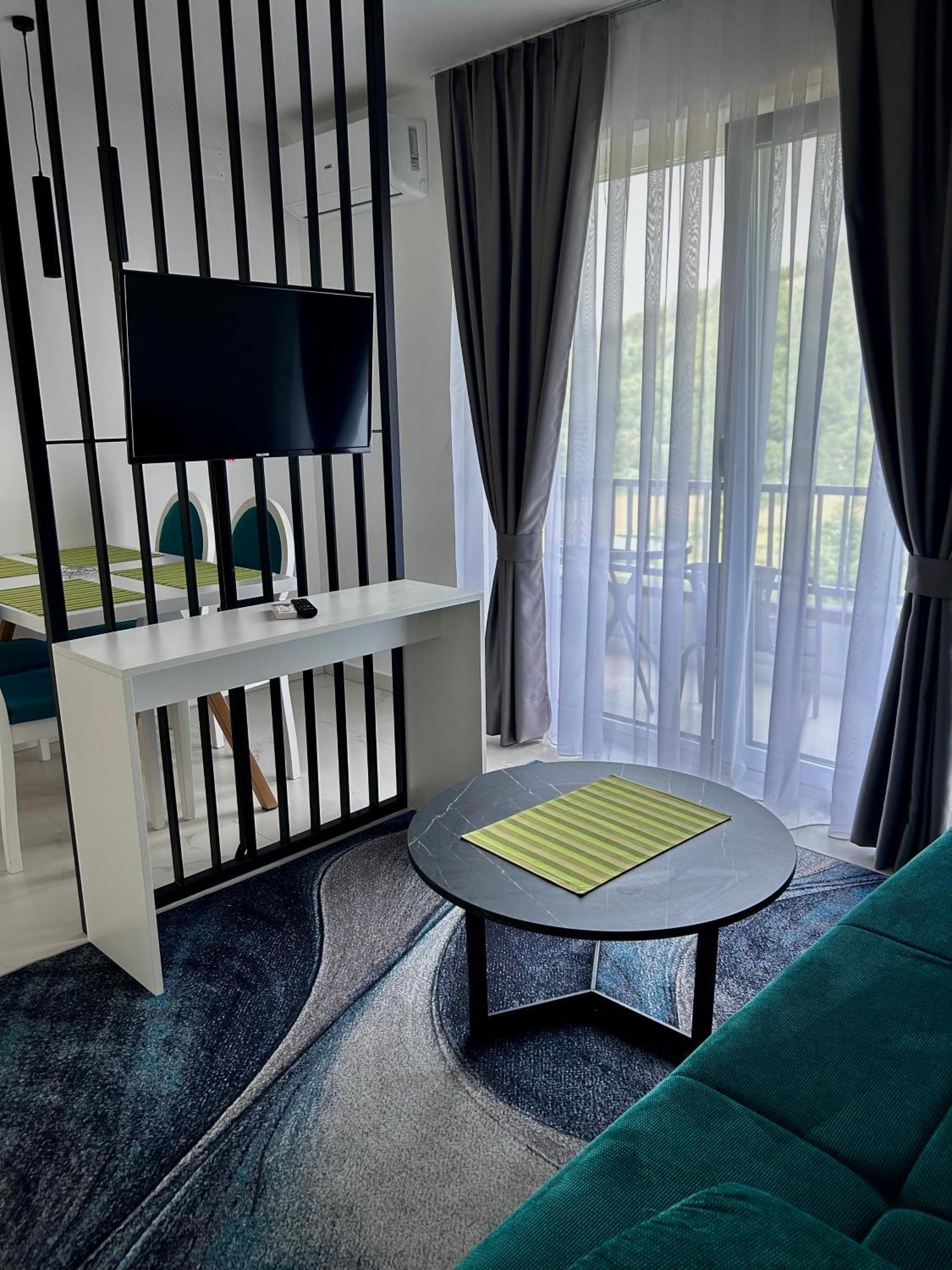 Sunny Corner Apartments วิโซโค ภายนอก รูปภาพ